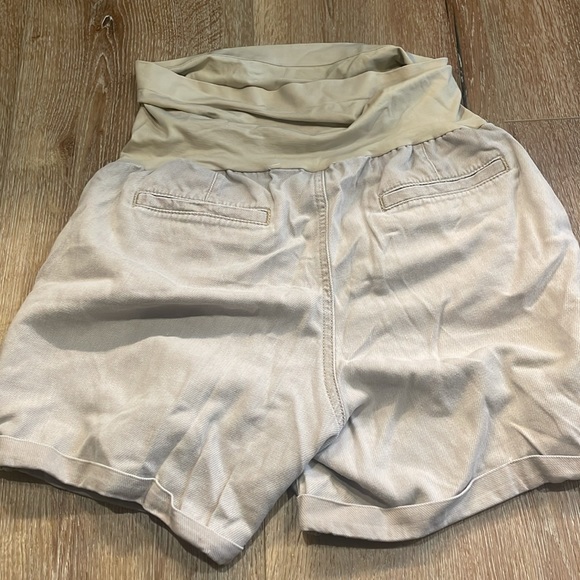 Maternity khaki shorts size 12 - Picture 4 of 4